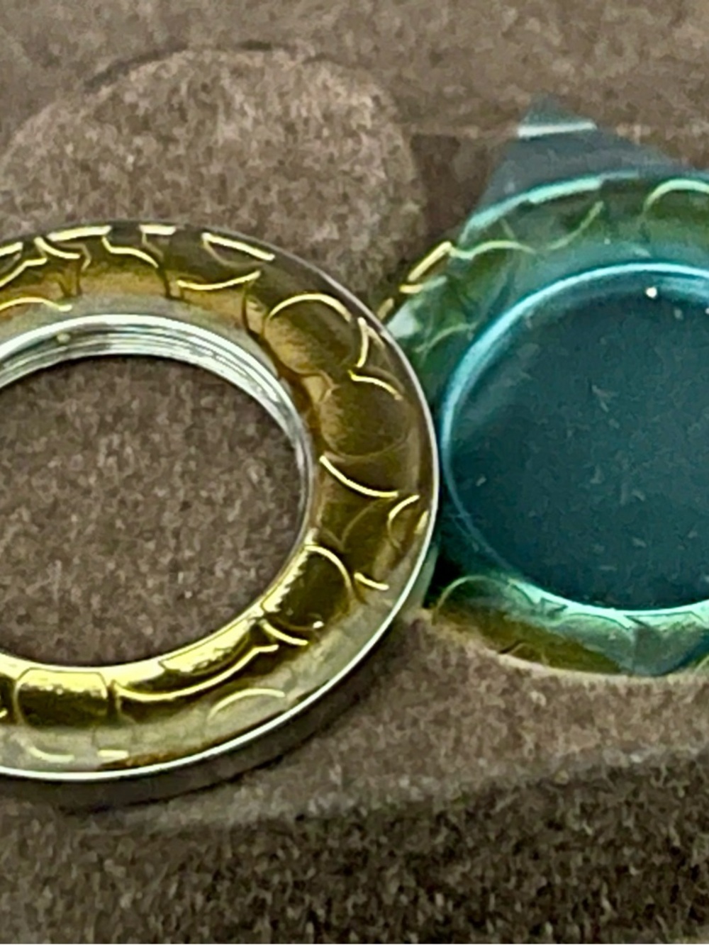 Coach Black Oversized Women's Sunglasses with Beige Signature Case “Ella” - Picture 4 of 9